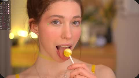 Snapshot of happyvivy chatting on February 27, 2:00 pm Vivy online show from February 27, 2:00 pm