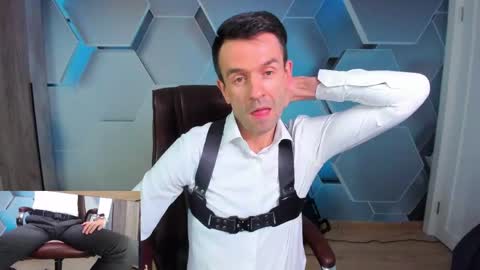 Steve online show from May 5, 8:22 am
