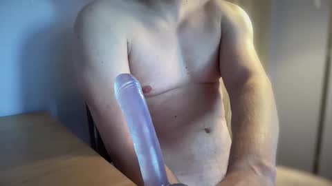 Snapshot of hard_righthander chatting on December 17, 12:00 pm Hard RightHander online show from December 17, 12:00 pm