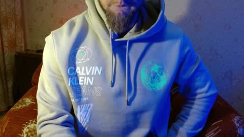 Snapshot of hardandripped chatting on December 19, 3:18 am Valentino Hard online show from December 19, 3:18 am