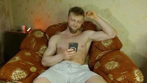 Snapshot of hardandripped chatting on December 21, 3:47 am Valentino Hard online show from December 21, 3:47 am