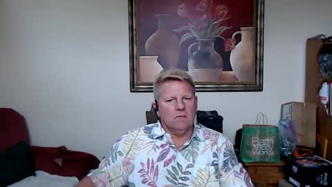 Snapshot of hardblondcouplehawaii chatting on December 21, 7:32 pm Steele and Cassie online show from December 21, 7:32 pm