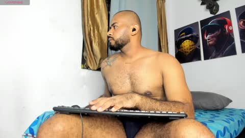 hardboy_latin online show from May 21, 3:46 am
