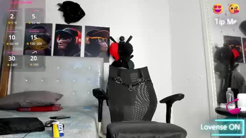 hardboy_latin online show from June 18, 4:02 am
