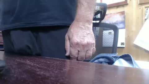 Snapshot of hardbuns chatting on October 30, 8:38 am Brad online show from October 30, 8:38 am