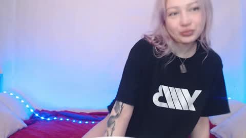 Snapshot of hardcore_x chatting on December 13, 9:42 pm Emily online show from December 13, 9:42 pm