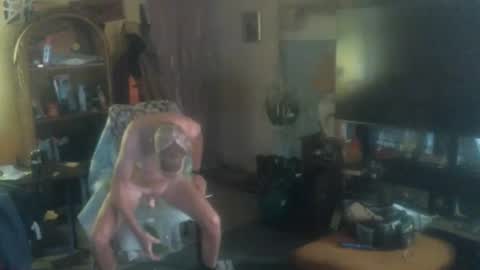 Snapshot of hardinhand44 chatting on November 16, 12:16 am john nobles online show from November 16, 12:16 am