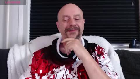 MrLazy online show from December 2, 6:10 pm