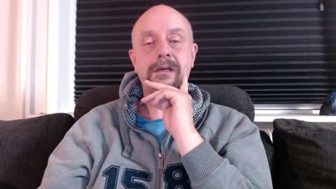 MrLazy online show from December 8, 6:50 pm
