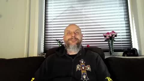 Snapshot of hardmrlazy chatting on April 14, 11:38 am MrLazy online show from April 14, 11:38 am