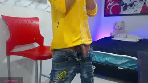 Snapshot of hardsexlove08 chatting on August 5, 6:11 pm Andres Dean online show from August 5, 6:11 pm