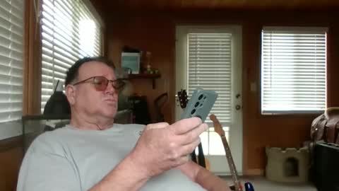 Snapshot of hardsweetandsticky chatting on April 22, 6:53 pm HSS online show from April 22, 6:53 pm