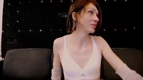 Snapshot of hardy_green chatting on June 18, 2:45 am Miss Hardy online show from June 18, 2:45 am