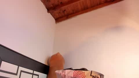 Annie online show from February 5, 6:51 am