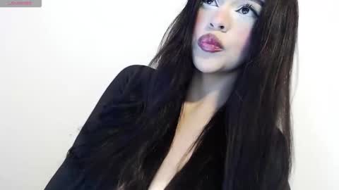 Snapshot of harleyqueen_robbie chatting on November 19, 2:11 am harleyqueen_robbie online show from November 19, 2:11 am