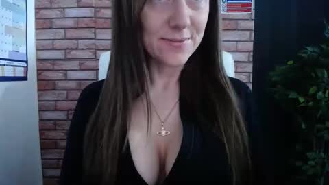 Snapshot of harleyrebz chatting on December 3, 8:00 am harleyrebz online show from December 3, 8:00 am