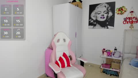 Snapshot of harmony_murr chatting on December 22, 8:58 pm vanessa online show from December 22, 8:58 pm