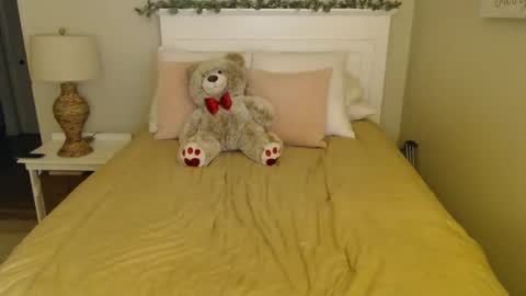 Snapshot of harmony_rose_xoxo chatting on February 19, 11:04 pm Harmony online show from February 19, 11:04 pm