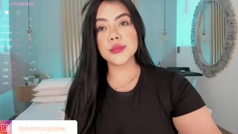 Snapshot of harmonybabe_ chatting on March 9, 8:42 pm Harmony online show from March 9, 8:42 pm