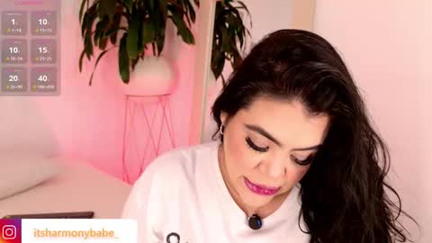 Snapshot of harmonybabe_ chatting on November 4, 7:02 pm Harmony online show from November 4, 7:02 pm