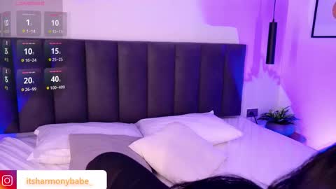 Snapshot of harmonybabe_ chatting on November 21, 7:56 pm Harmony online show from November 21, 7:56 pm