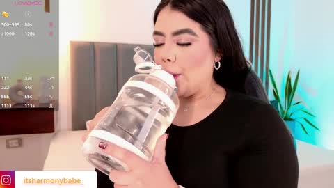 Snapshot of harmonybabe_ chatting on May 30, 9:01 pm Harmony online show from May 30, 9:01 pm