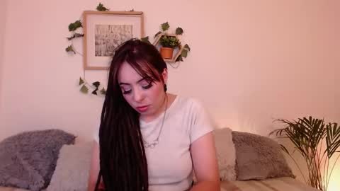 Snapshot of harmonyy01 chatting on February 9, 3:32 am Harmony Please help me to reach 100 thumbs up online show from February 9, 3:32 am