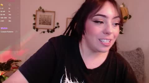 Snapshot of harmonyy01 chatting on September 22, 3:19 am Harmony Please help me to reach 100 thumbs up online show from September 22, 3:19 am