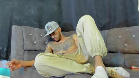 Snapshot of harold_999 chatting on April 1, 12:50 pm harold_999 online show from April 1, 12:50 pm