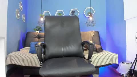 Snapshot of harold_999 chatting on May 8, 3:50 pm harold_999 online show from May 8, 3:50 pm