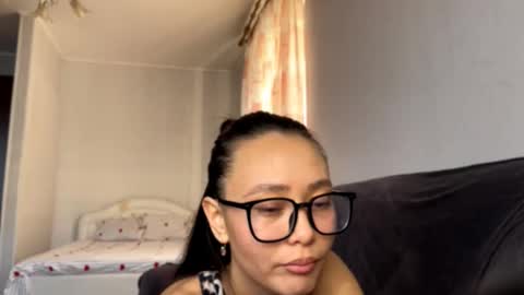 Snapshot of harolddierolf chatting on October 12, 1:48 am Naomi online show from October 12, 1:48 am