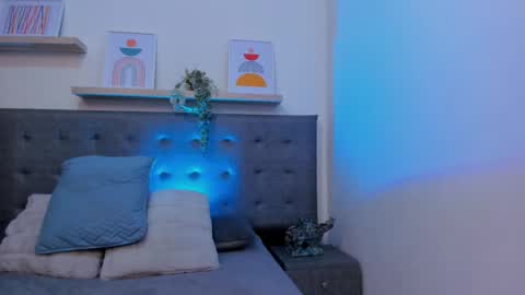 Snapshot of harper_brown1 chatting on October 23, 5:29 am Harper online show from October 23, 5:29 am