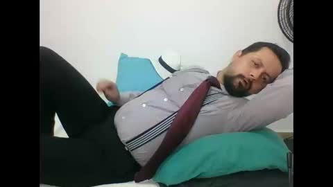 Snapshot of harry_goldenmillerx10fun chatting on December 3, 8:28 pm  Harry    online show from December 3, 8:28 pm