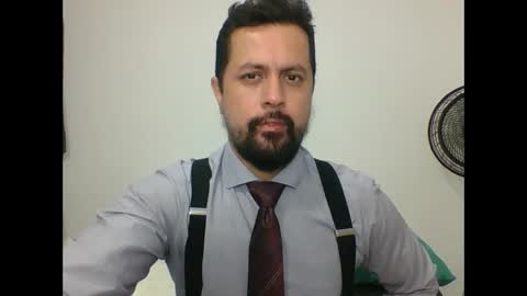 Snapshot of harry_goldenmillerx10fun chatting on December 6, 3:33 pm  Harry    online show from December 6, 3:33 pm