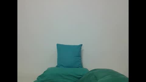 Snapshot of harry_goldenmillerx10fun chatting on September 26, 10:14 pm  Harry    online show from September 26, 10:14 pm