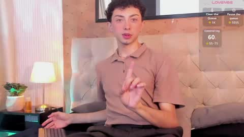 Snapshot of harry_salvatore chatting on May 22, 11:38 am Harry Salvatore online show from May 22, 11:38 am
