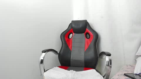 Snapshot of harrydaviss chatting on December 27, 12:29 am alpha online show from December 27, 12:29 am