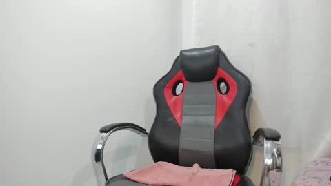 Snapshot of harrydaviss chatting on November 12, 7:13 pm alpha online show from November 12, 7:13 pm