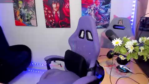 karen  online show from June 14, 7:05 pm