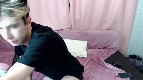 Snapshot of harvey_foster chatting on October 31, 8:54 pm harvey_foster online show from October 31, 8:54 pm