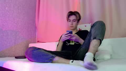 Snapshot of harvey_foster chatting on November 26, 11:11 am harvey_foster online show from November 26, 11:11 am