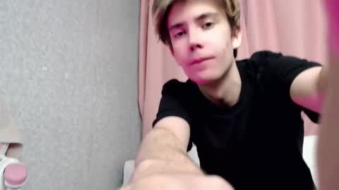 Snapshot of harvey_foster chatting on December 2, 3:45 am harvey_foster online show from December 2, 3:45 am