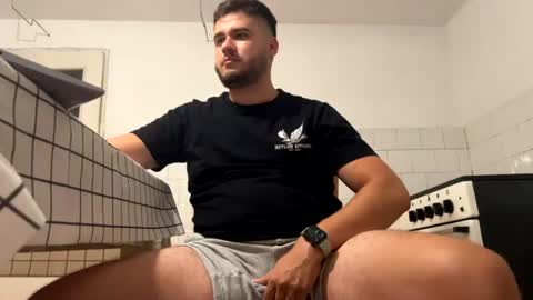 Snapshot of hasabigonev14 chatting on July 31, 5:45 pm THEBIGONEV14 online show from July 31, 5:45 pm
