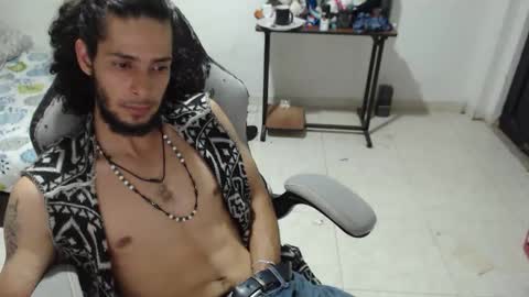 Snapshot of hasani_savala chatting on November 14, 4:33 am Hasani online show from November 14, 4:33 am