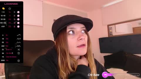 Snapshot of hat_girl chatting on December 19, 11:07 am Nicole online show from December 19, 11:07 am