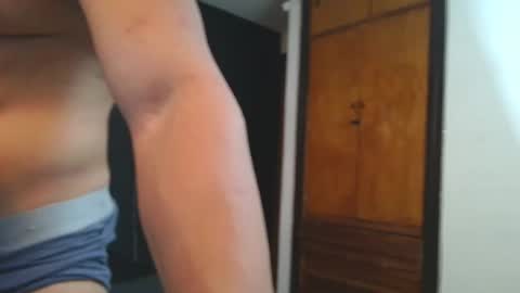 Snapshot of hat_guy01 chatting on June 30, 9:27 pm hat_guy01 online show from June 30, 9:27 pm