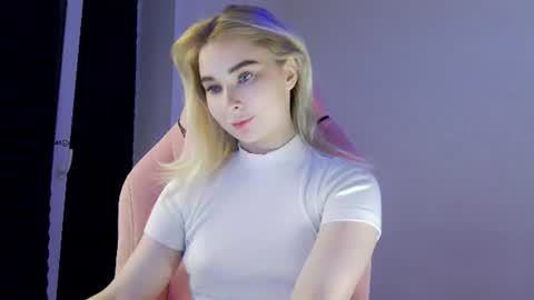 Anna online show from July 9, 7:40 pm