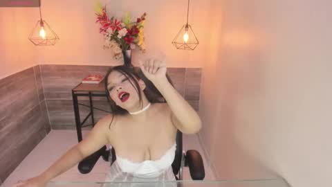 Snapshot of hatsajones chatting on November 23, 4:01 am hatsajones online show from November 23, 4:01 am