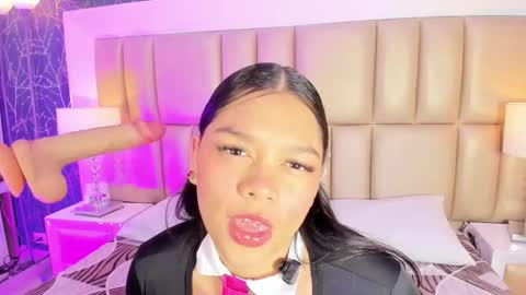 Snapshot of hatsajones chatting on March 5, 4:52 am hatsajones online show from March 5, 4:52 am