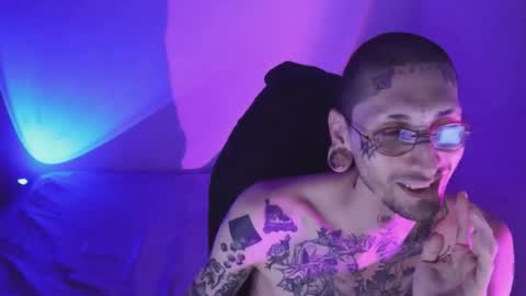 Snapshot of hatsumotokyoto chatting on November 14, 2:54 am More content 2 online show from November 14, 2:54 am